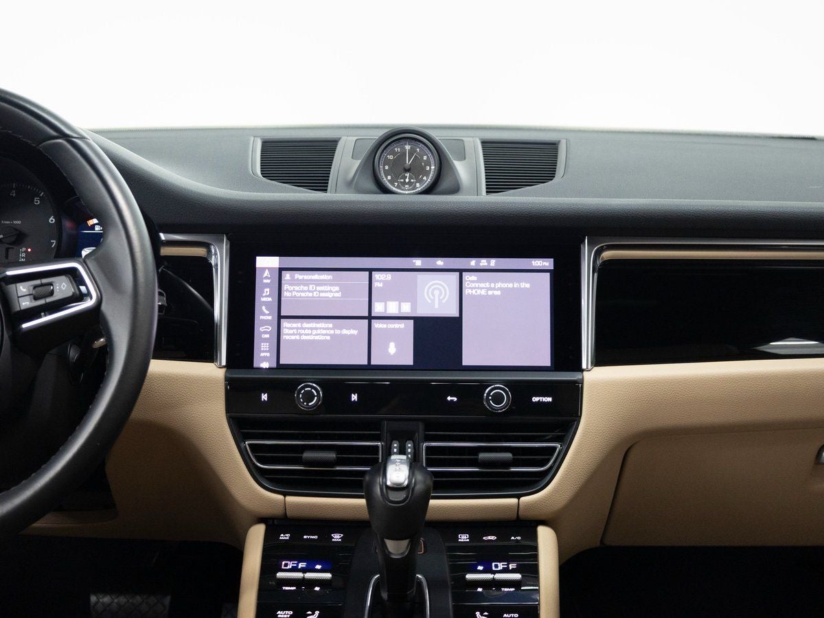 2023 Porsche Macan Base