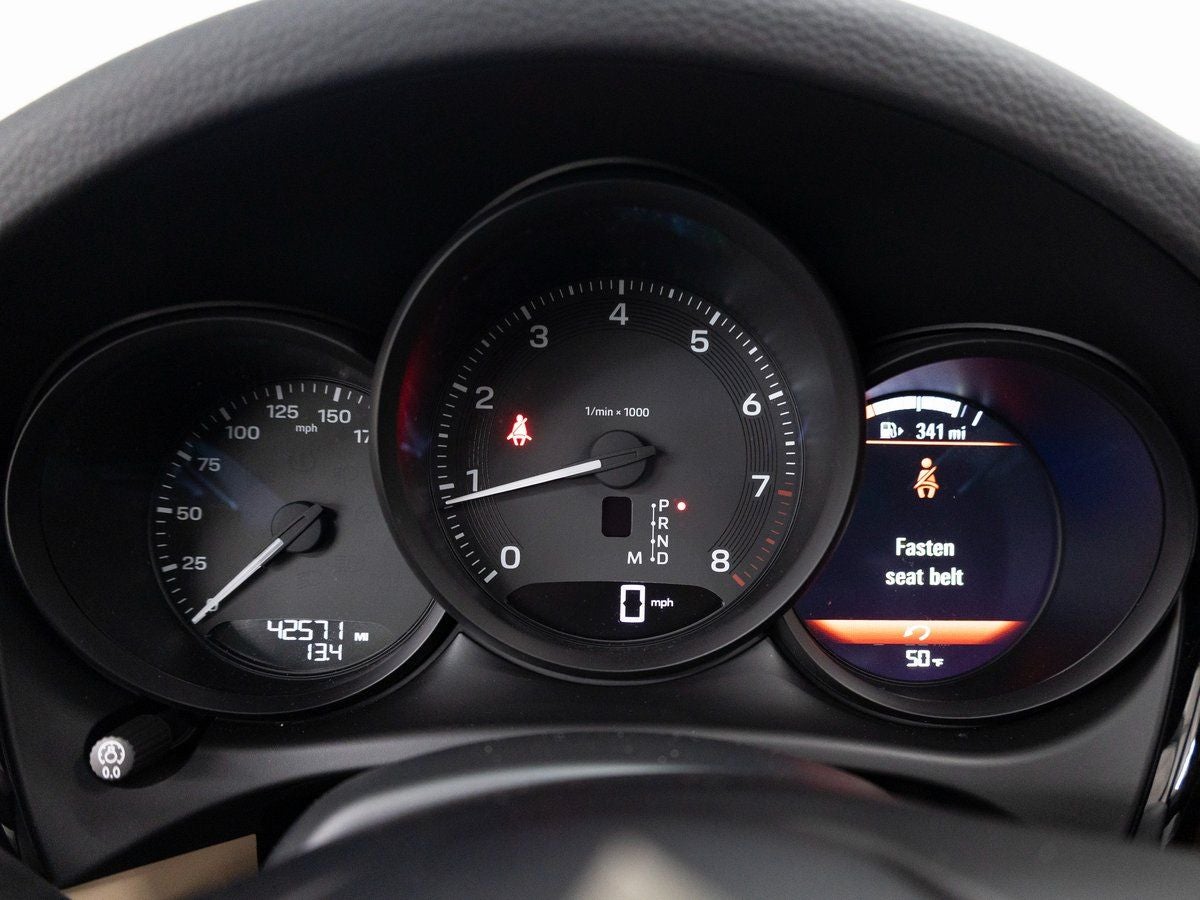 2023 Porsche Macan Base