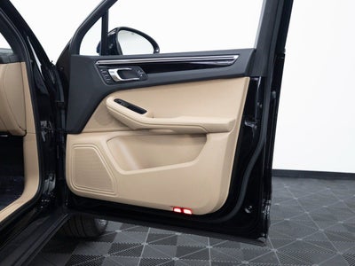 2023 Porsche Macan Base