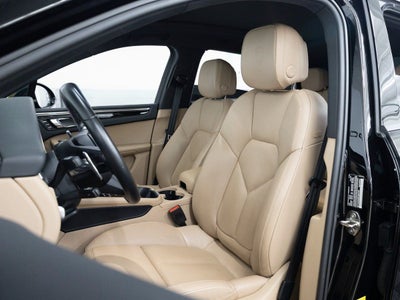 2023 Porsche Macan Base