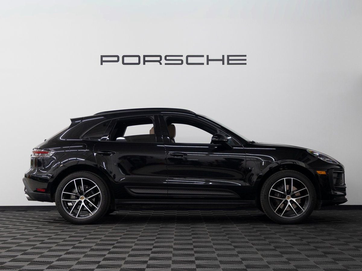 2023 Porsche Macan Base