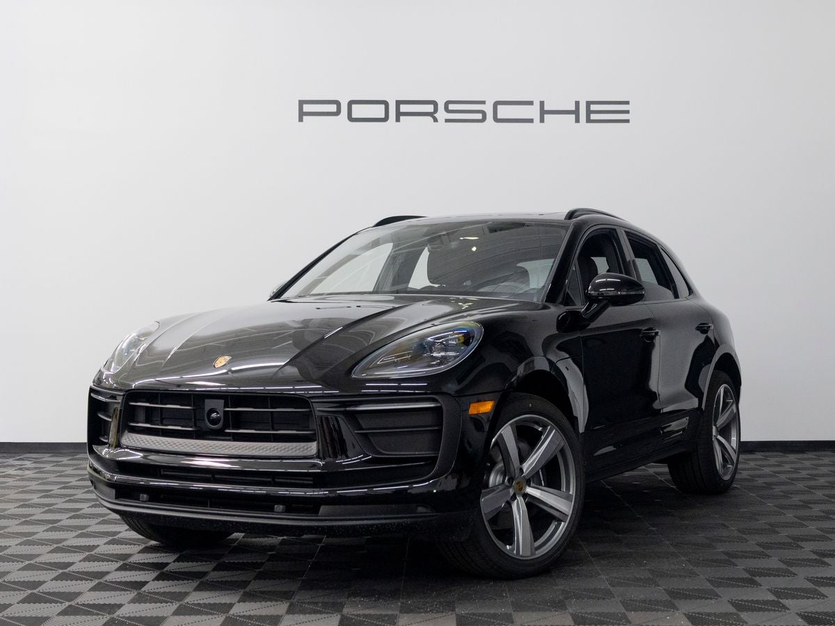2026 Porsche Macan Base