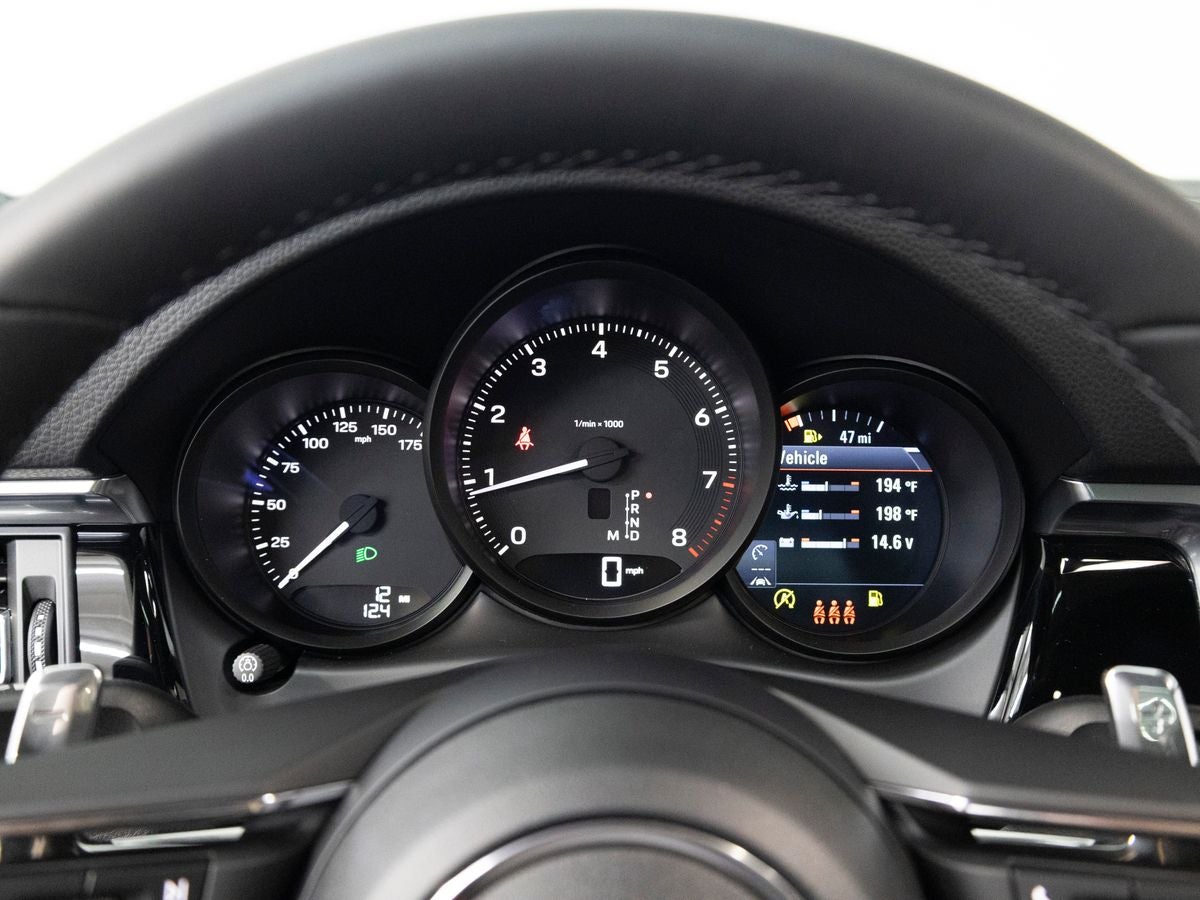 2026 Porsche Macan Base