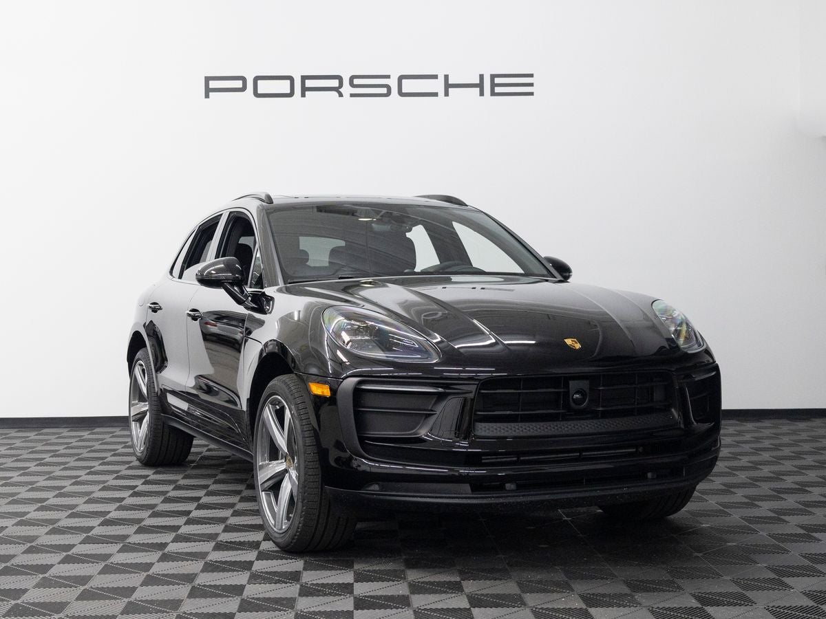 2026 Porsche Macan Base