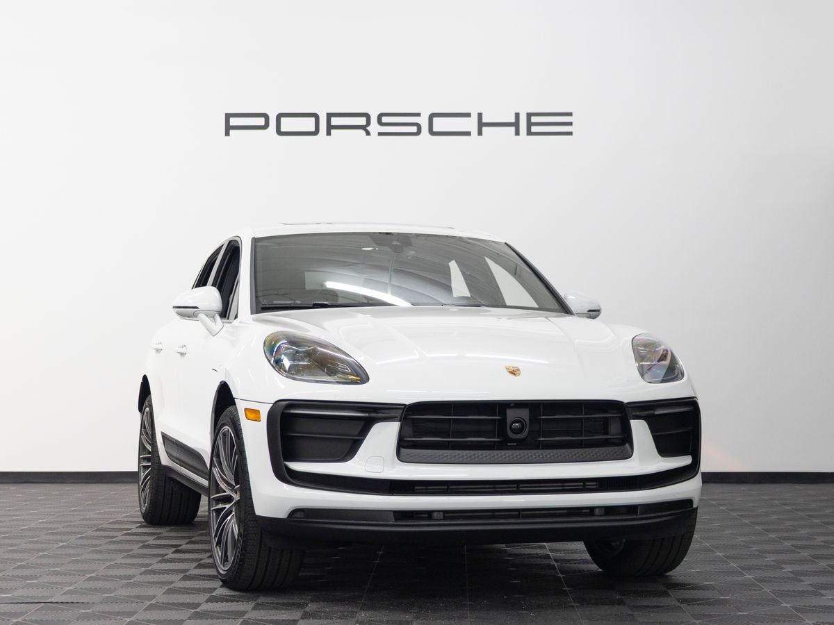 2026 Porsche Macan Base