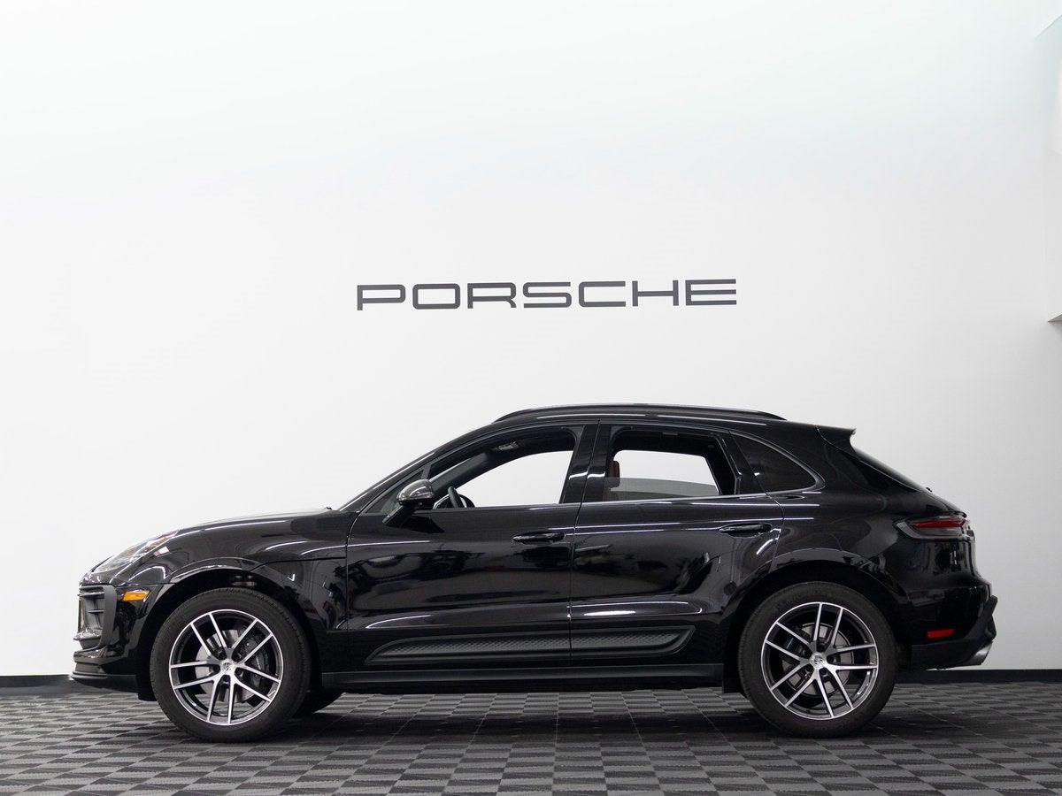 2025 Porsche Macan Base