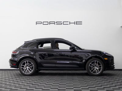 2025 Porsche Macan Base