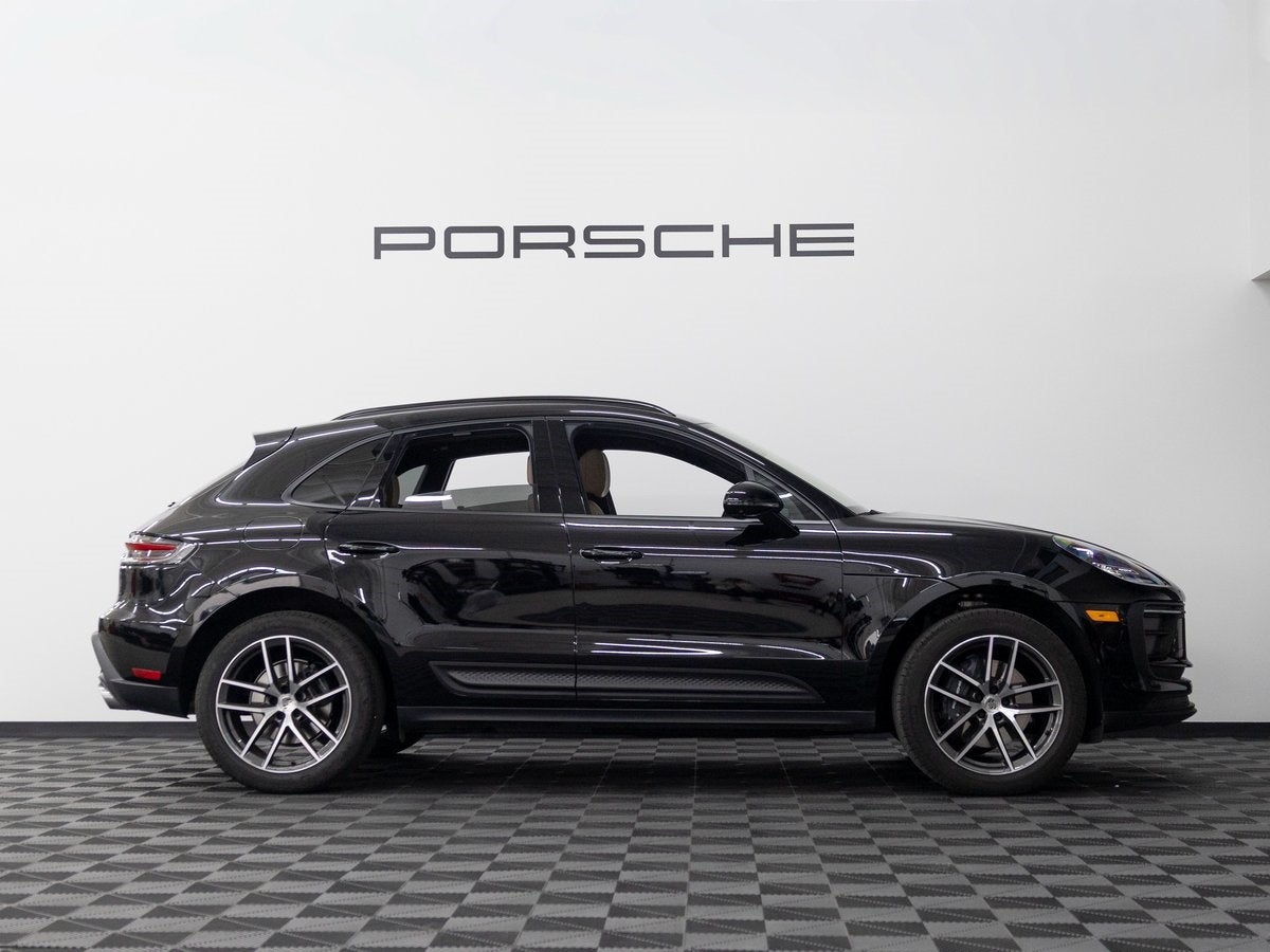 2025 Porsche Macan Base