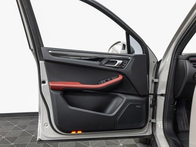 2025 Porsche Macan Macan