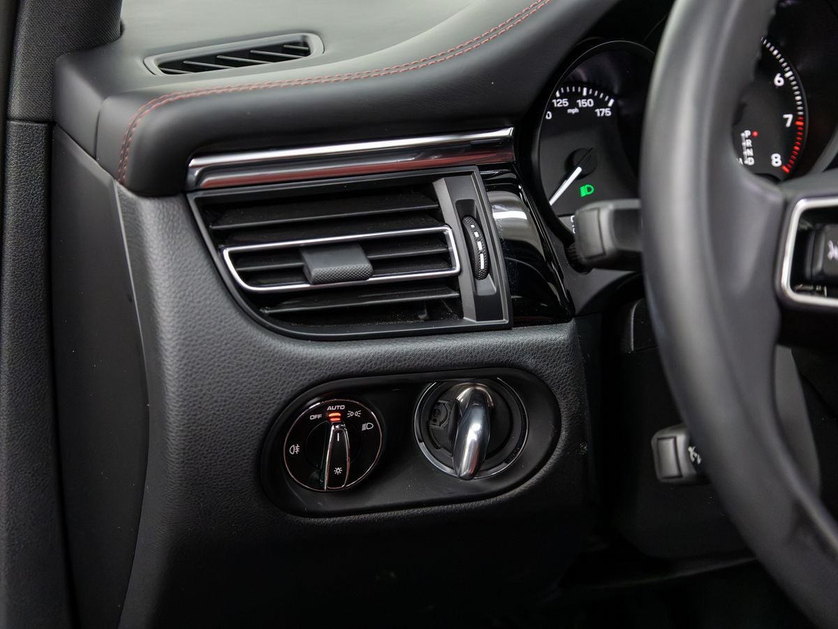 2025 Porsche Macan Macan