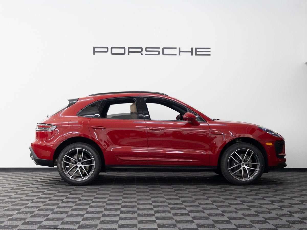 2026 Porsche Macan Base