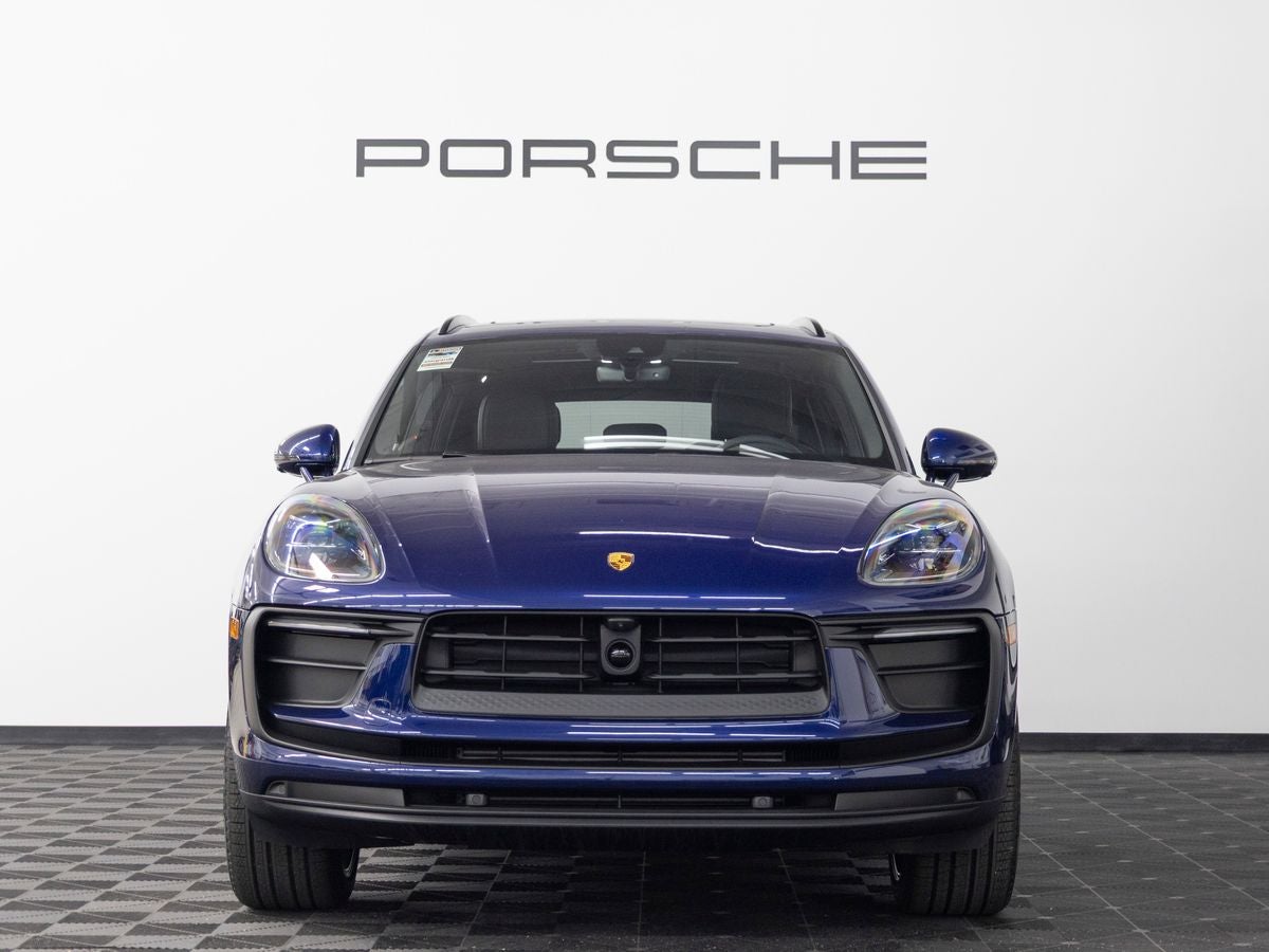 2026 Porsche Macan Base