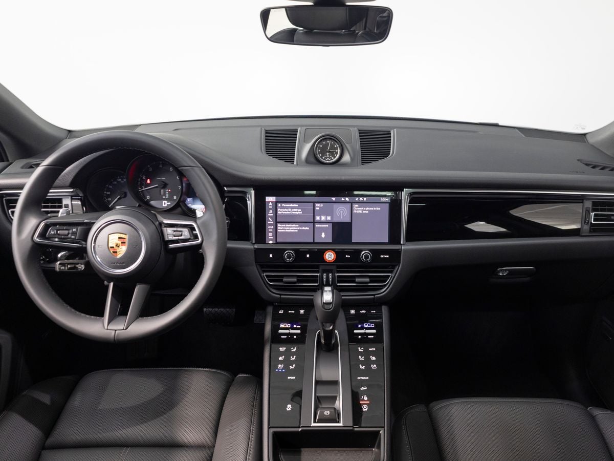 2026 Porsche Macan Base