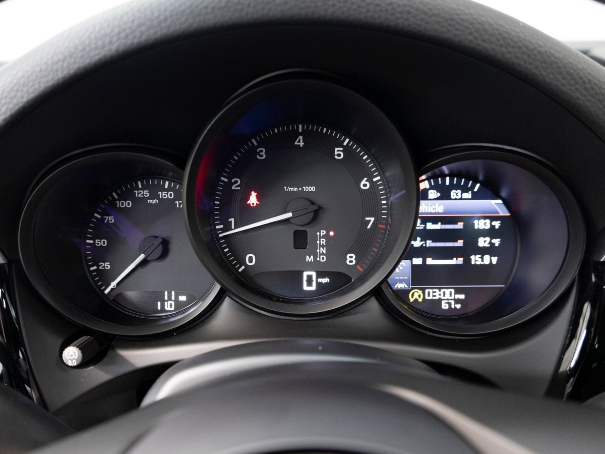 2026 Porsche Macan Base