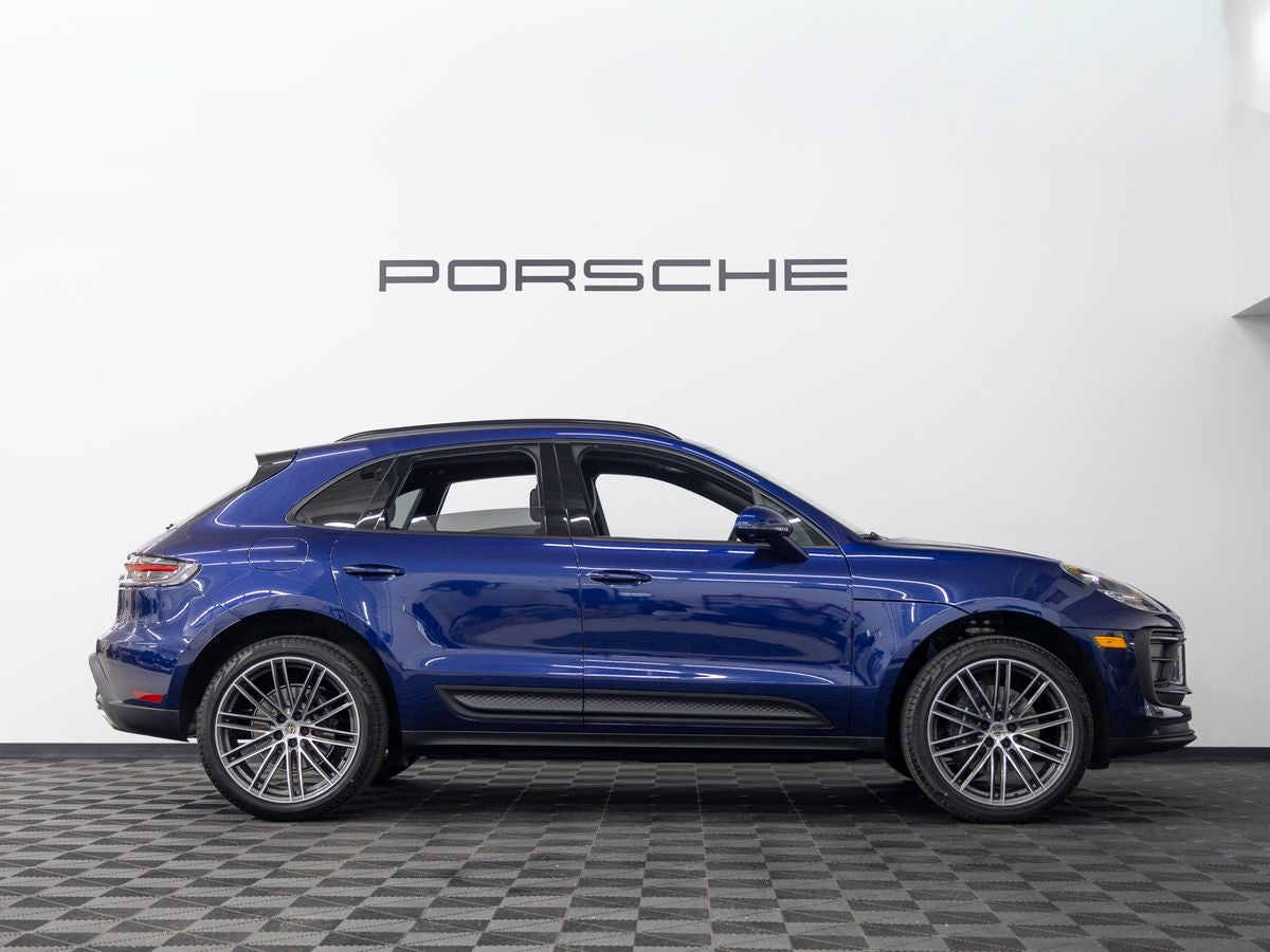 2026 Porsche Macan Base