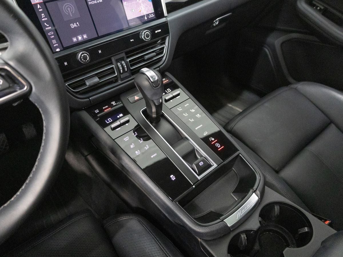 2023 Porsche Macan Macan (MY23)