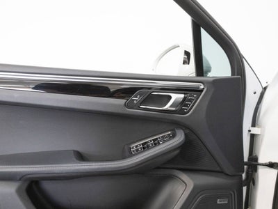 2023 Porsche Macan Macan (MY23)