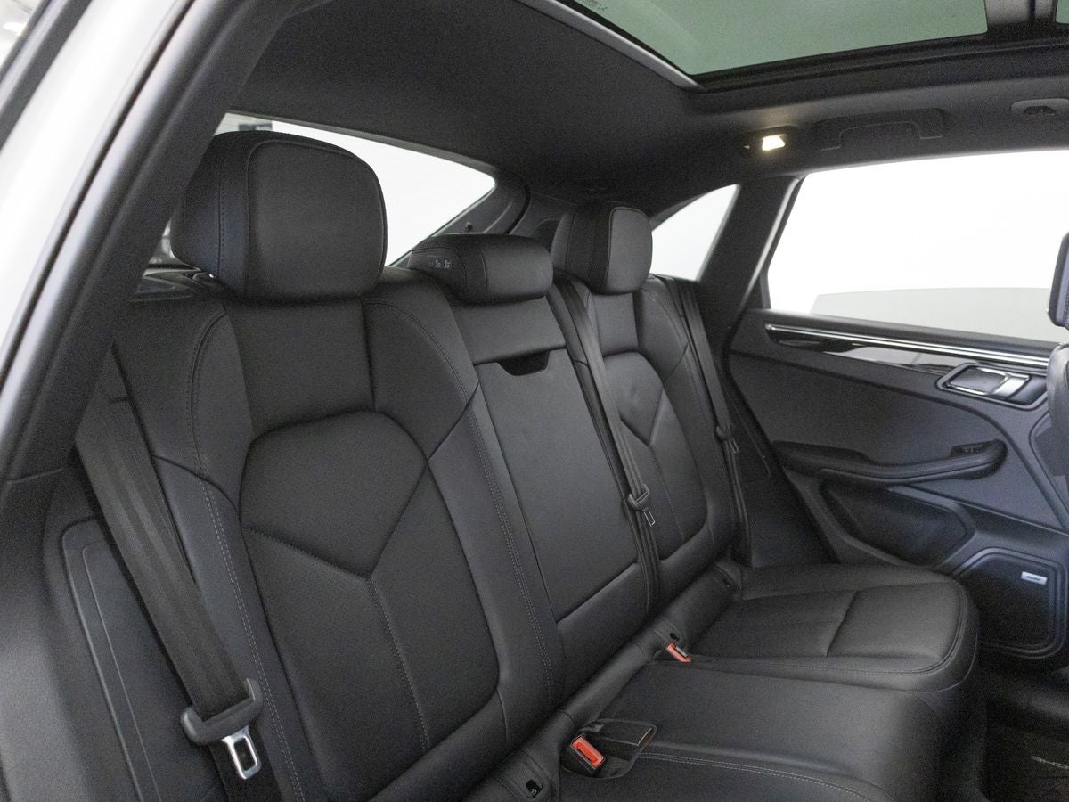 2023 Porsche Macan Macan (MY23)