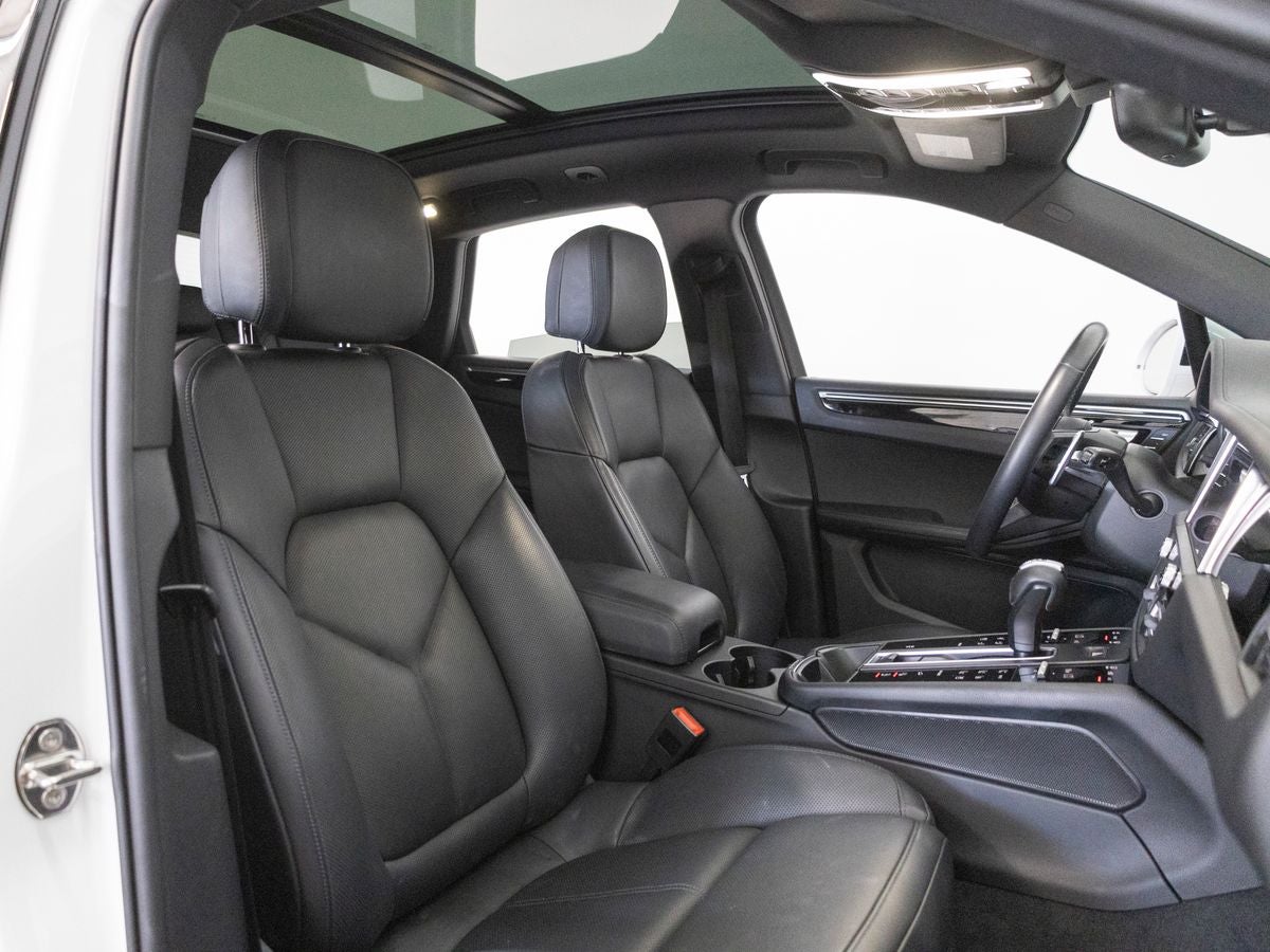 2023 Porsche Macan Macan (MY23)