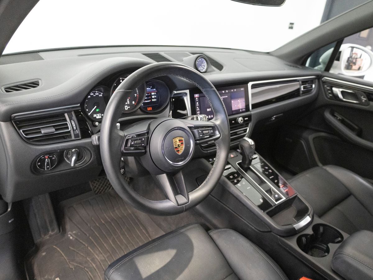 2023 Porsche Macan Macan (MY23)