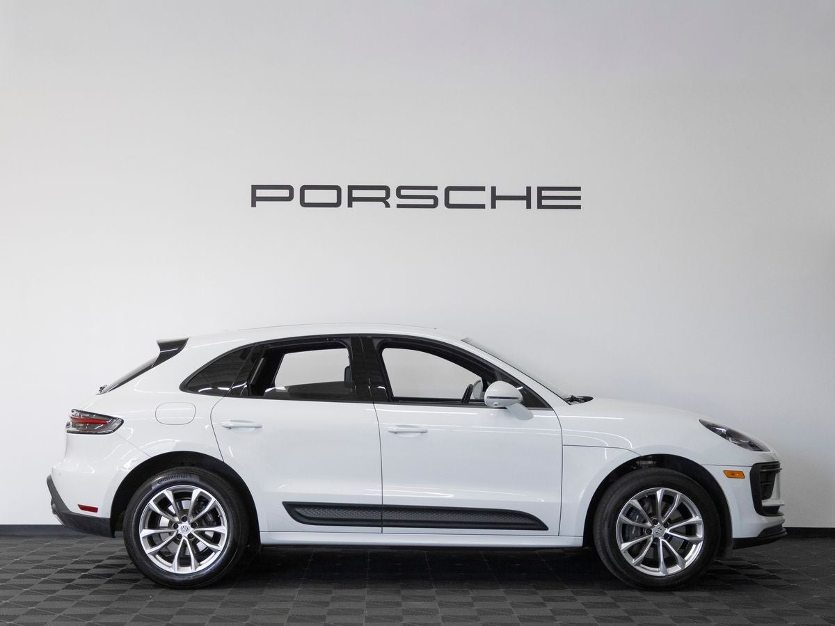 2023 Porsche Macan Macan (MY23)