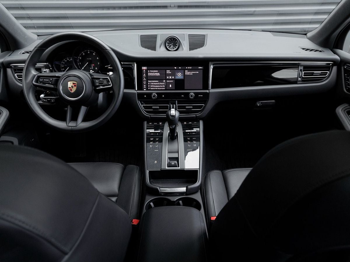2025 Porsche Macan Base
