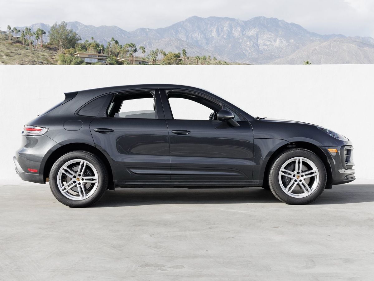 2025 Porsche Macan Base
