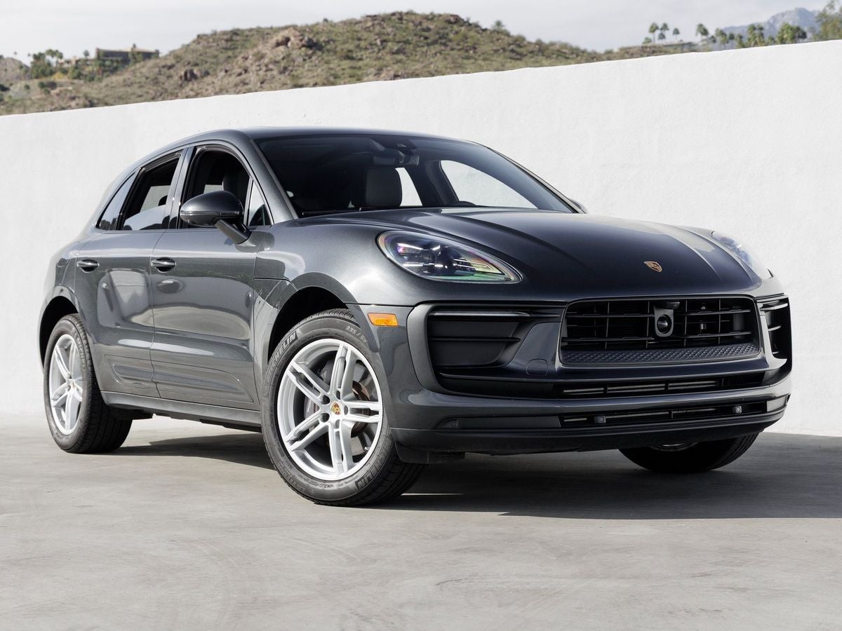 2025 Porsche Macan Base