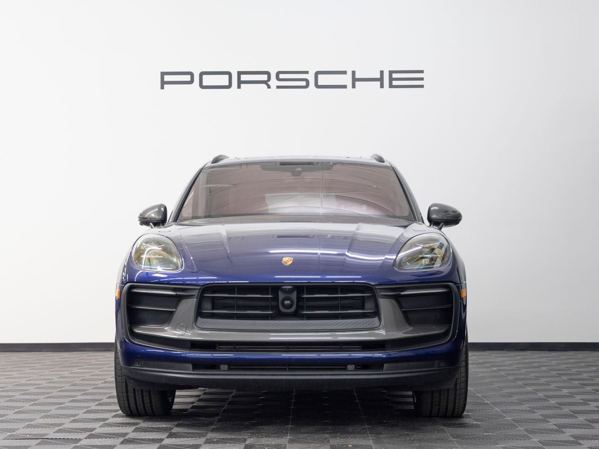 2025 Porsche Macan T
