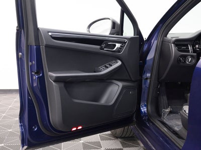 2025 Porsche Macan T