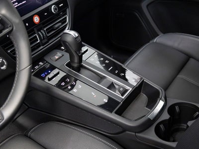 2025 Porsche Macan T