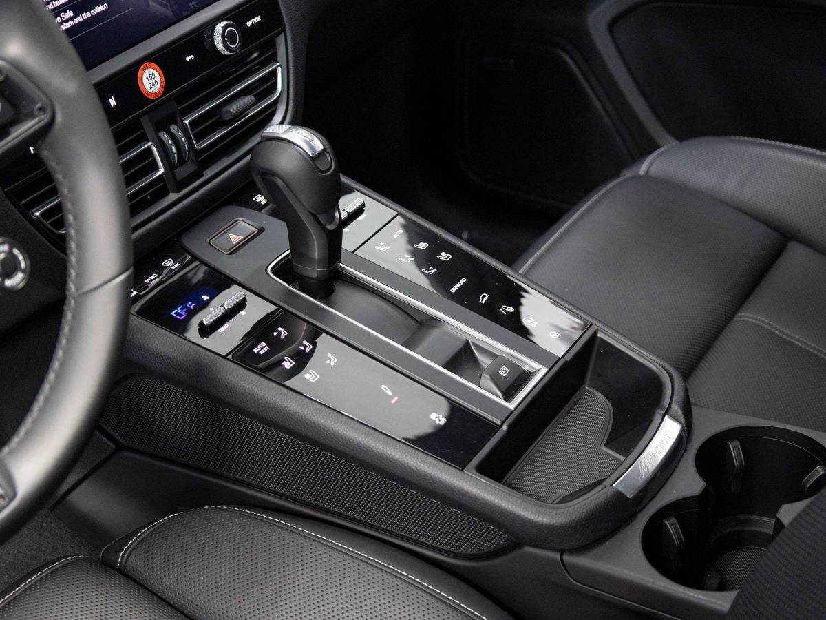 2025 Porsche Macan T