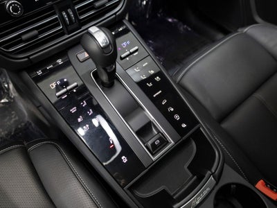 2025 Porsche Macan T