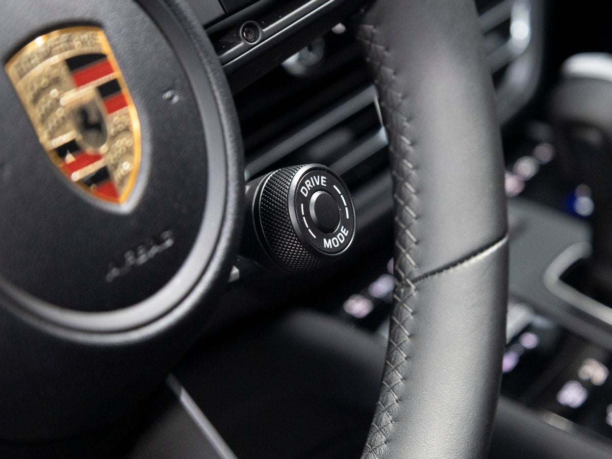 2025 Porsche Macan T