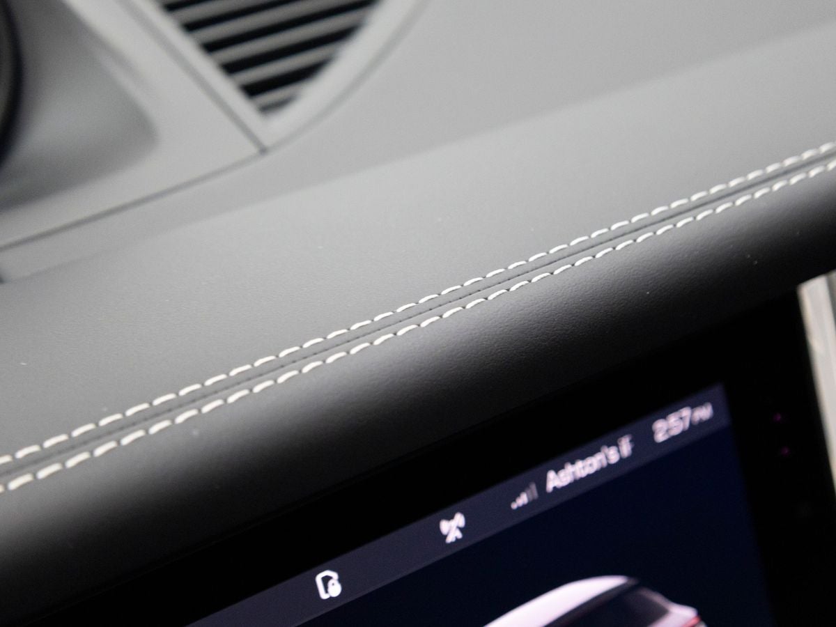 2025 Porsche Macan T