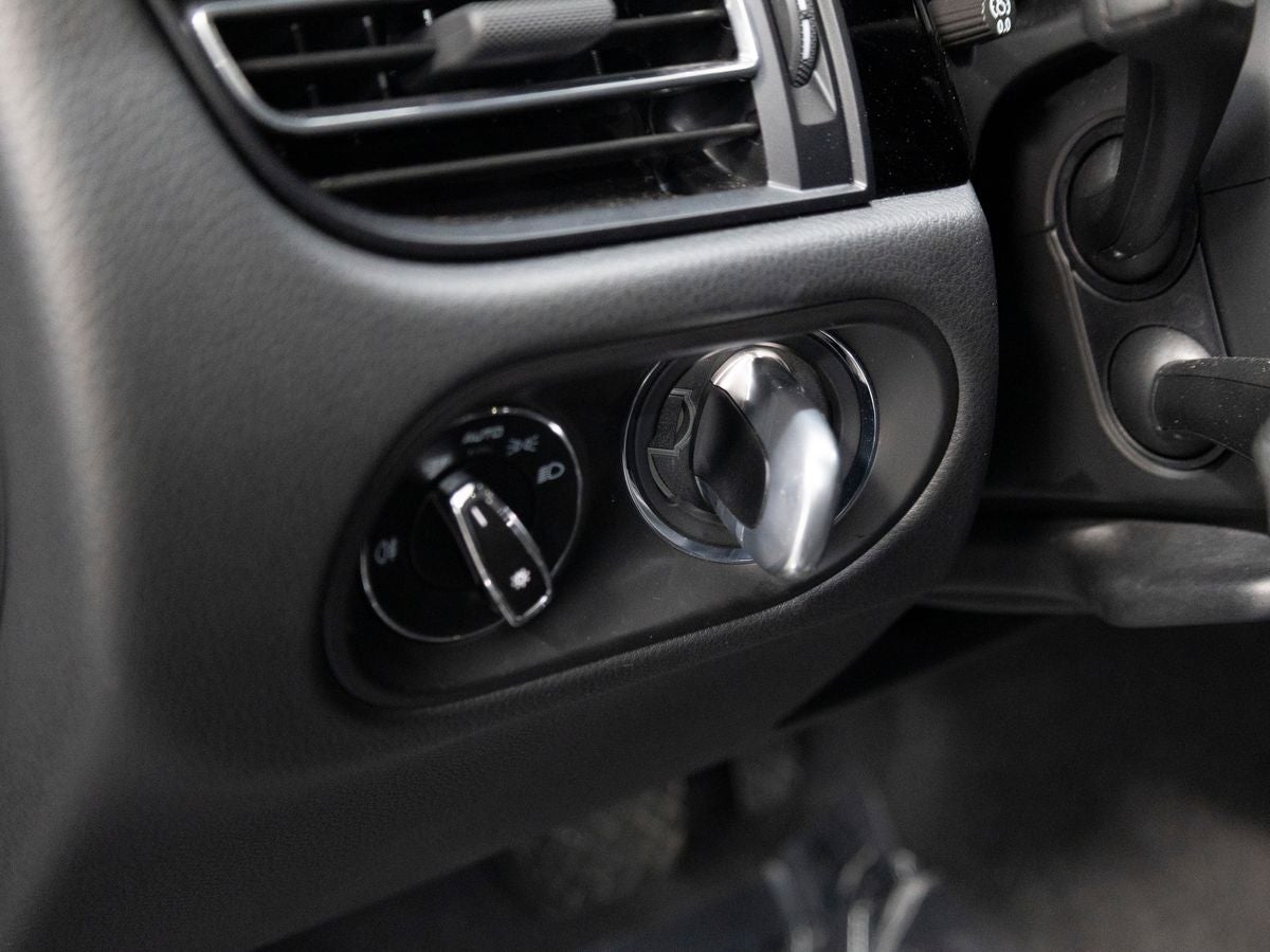 2025 Porsche Macan T