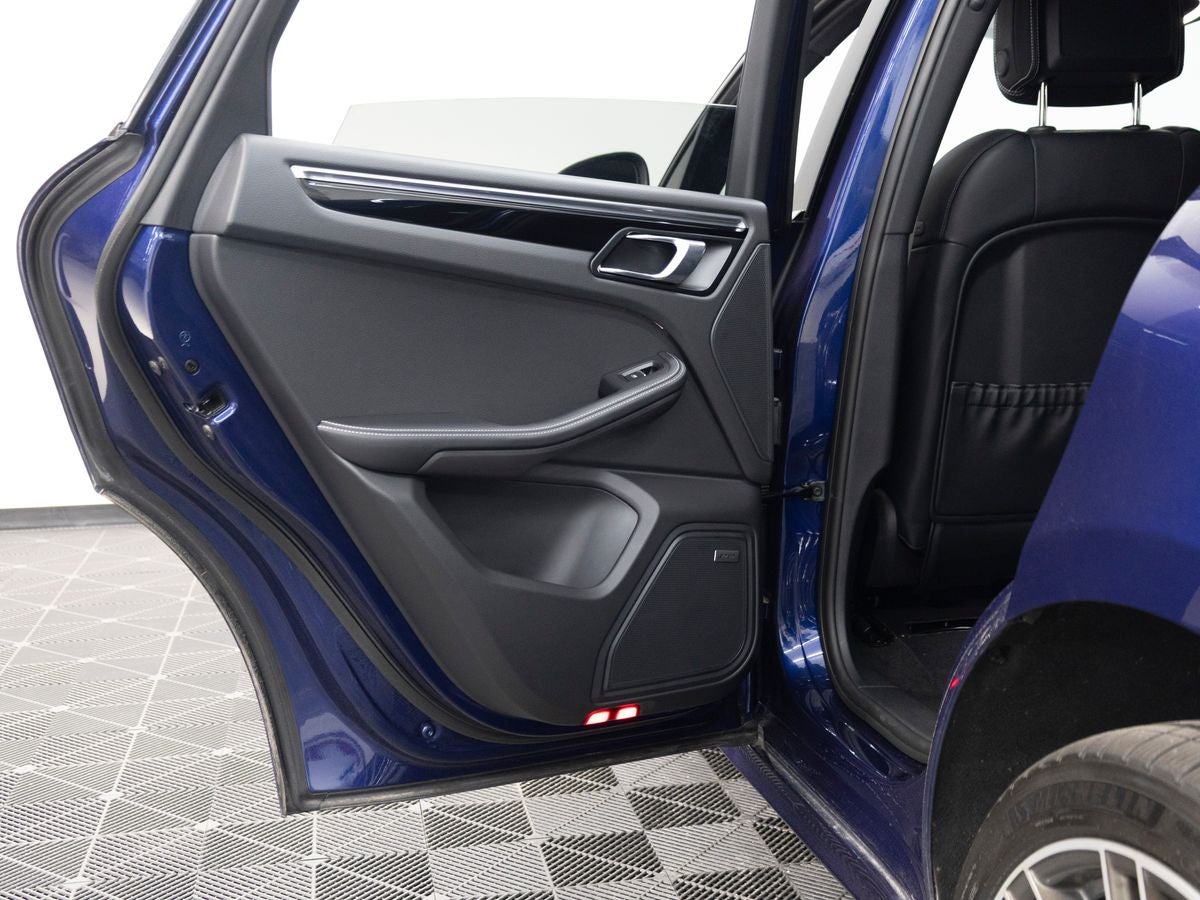 2025 Porsche Macan T