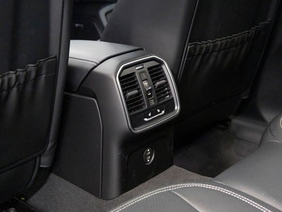 2025 Porsche Macan T