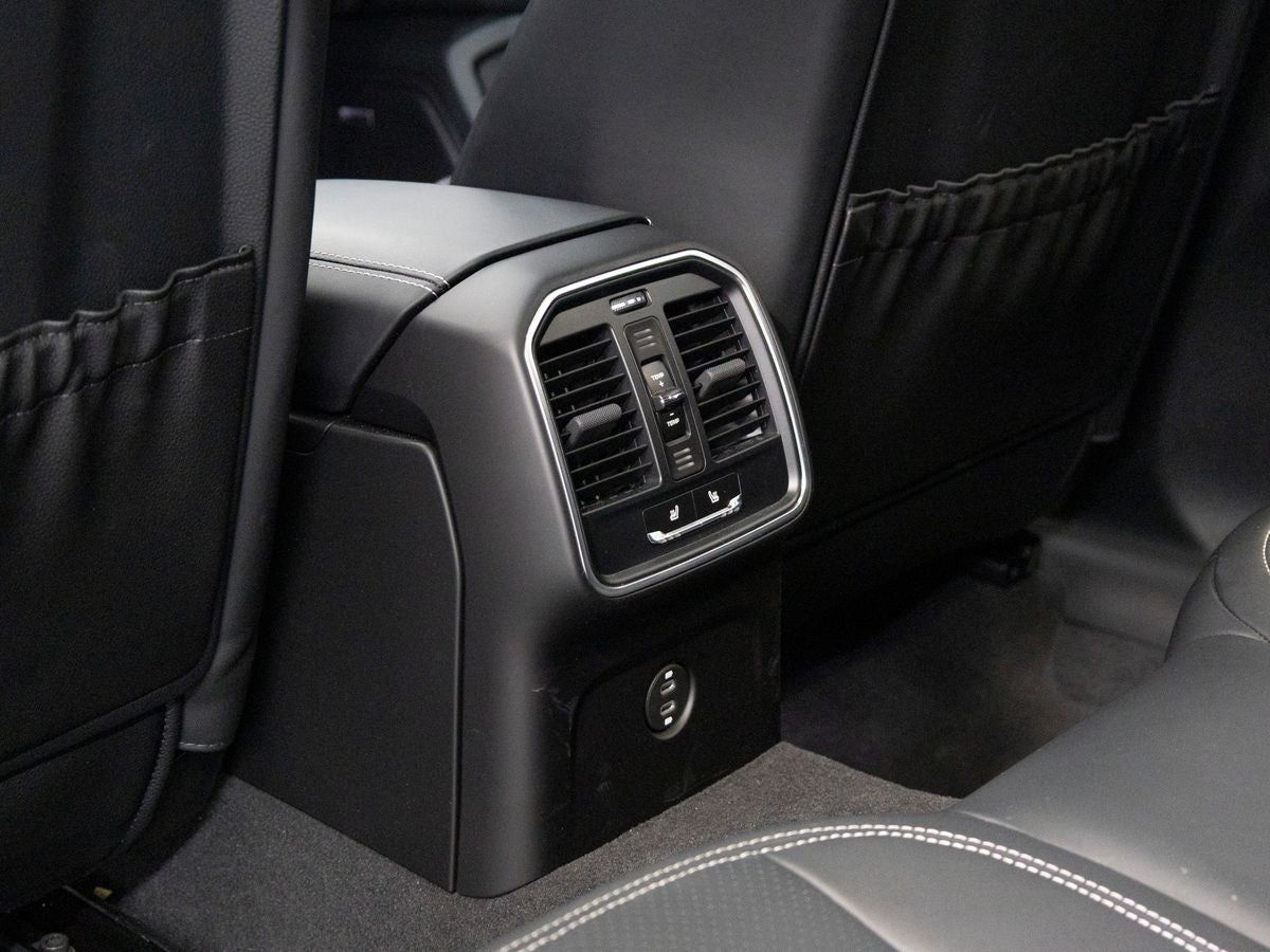 2025 Porsche Macan T