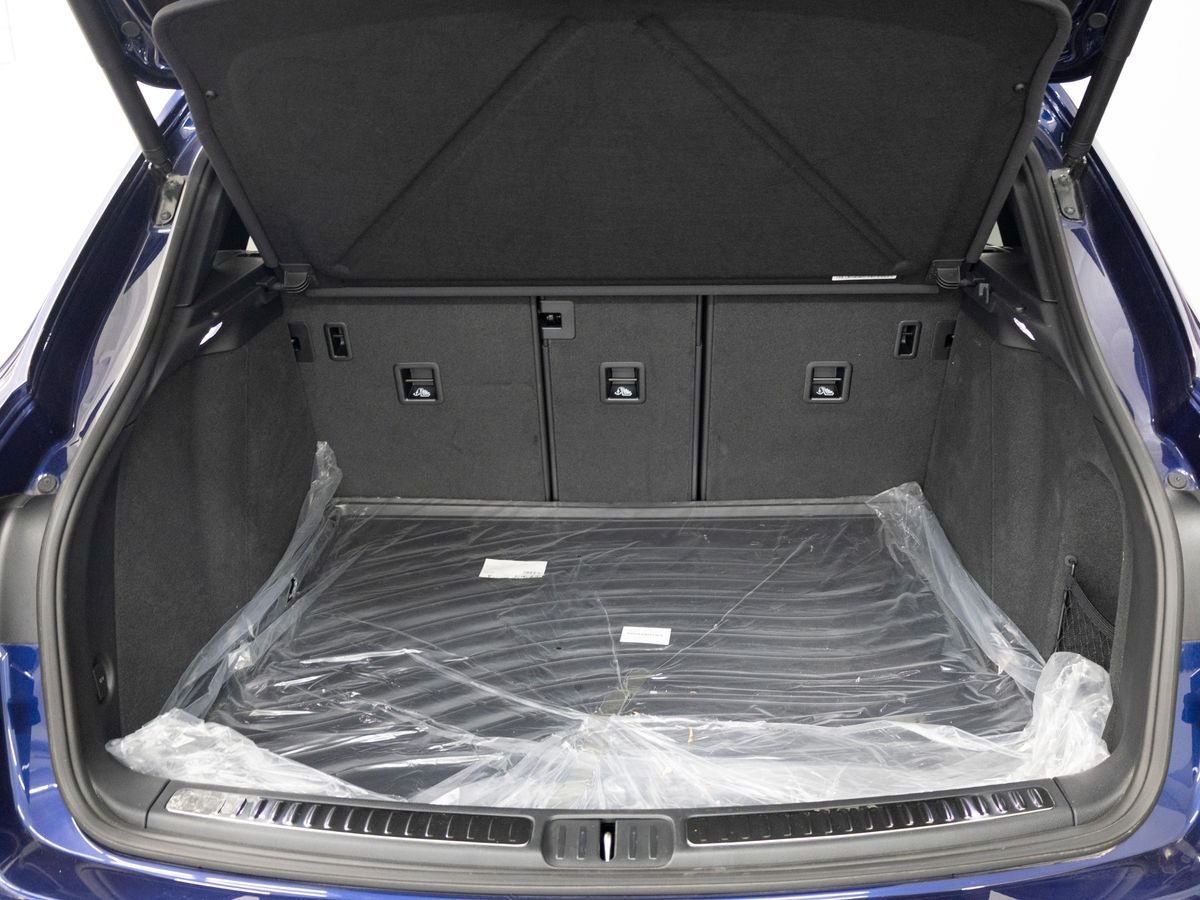 2025 Porsche Macan T