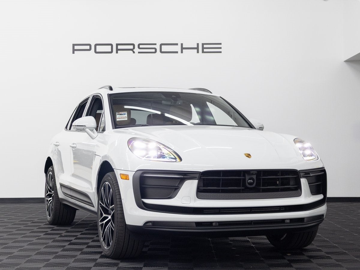 2026 Porsche Macan Base