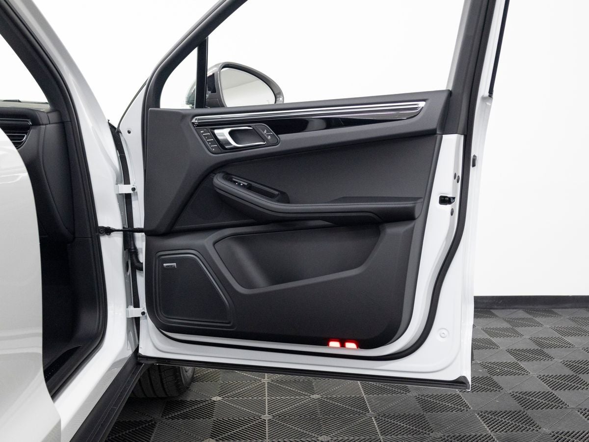 2026 Porsche Macan T