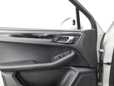 2023 Porsche Macan Macan (MY23)