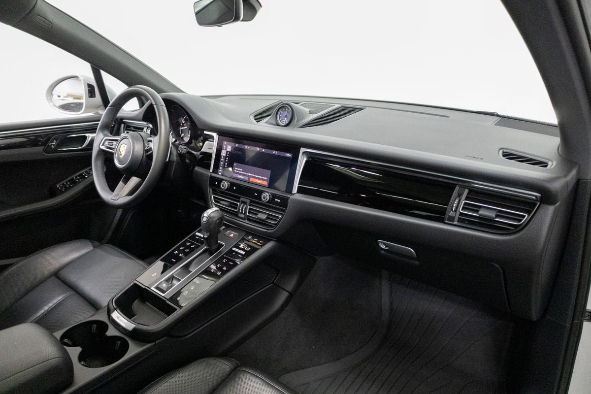 2023 Porsche Macan Macan (MY23)