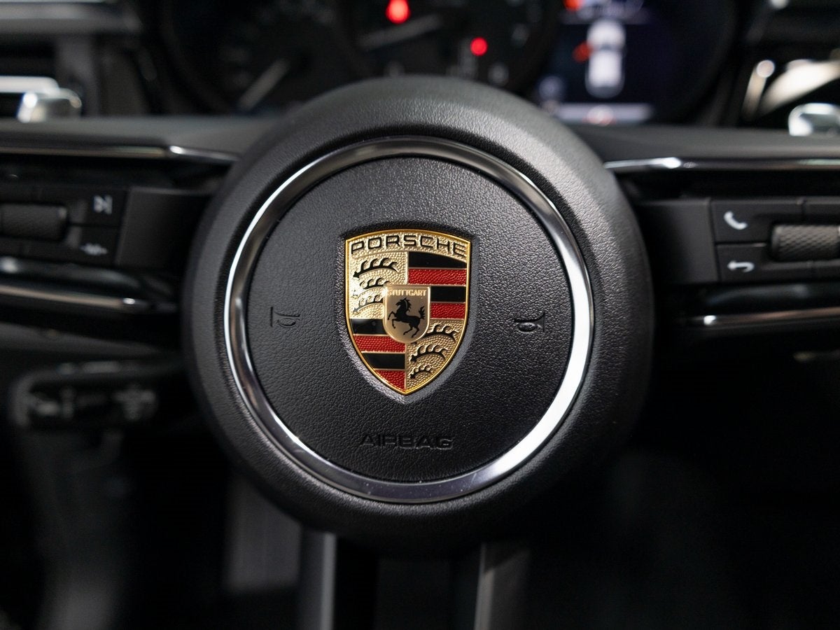 2025 Porsche Macan Base