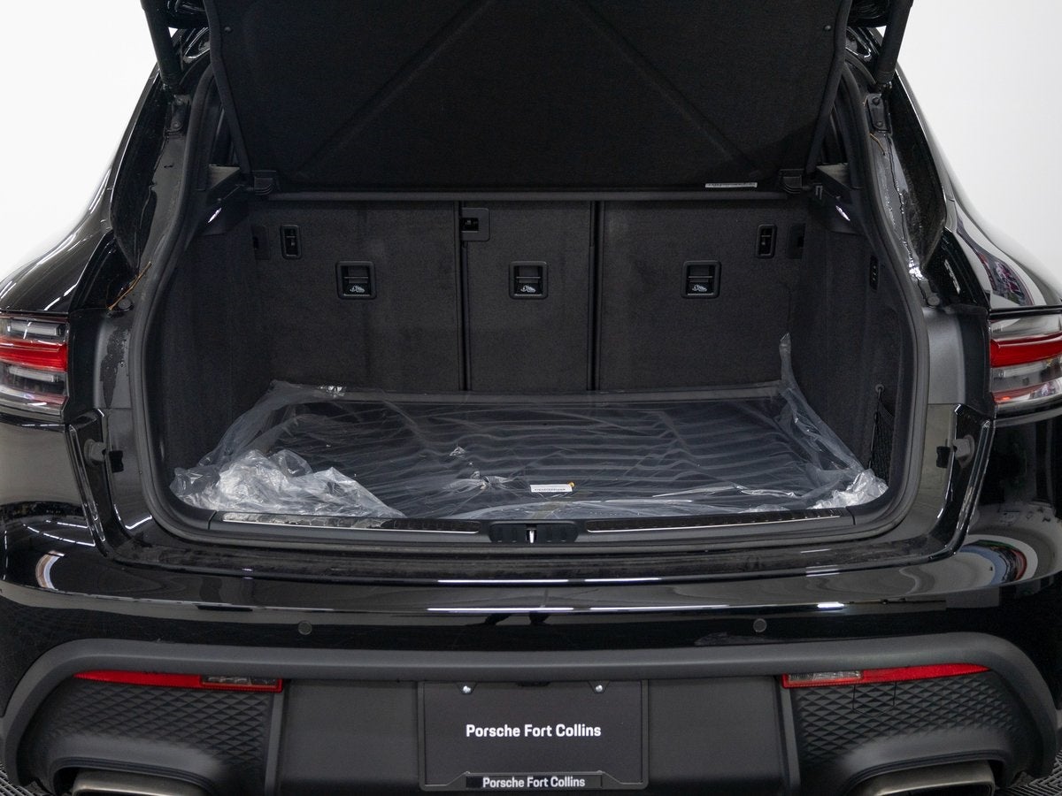 2025 Porsche Macan Base