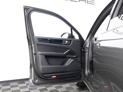 2023 Porsche Cayenne Base
