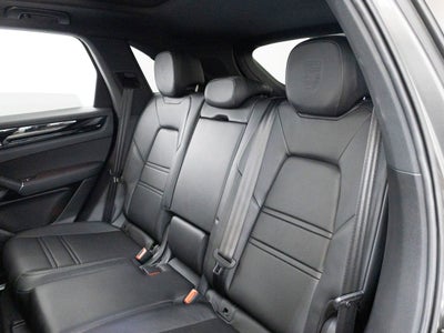2023 Porsche Cayenne Base