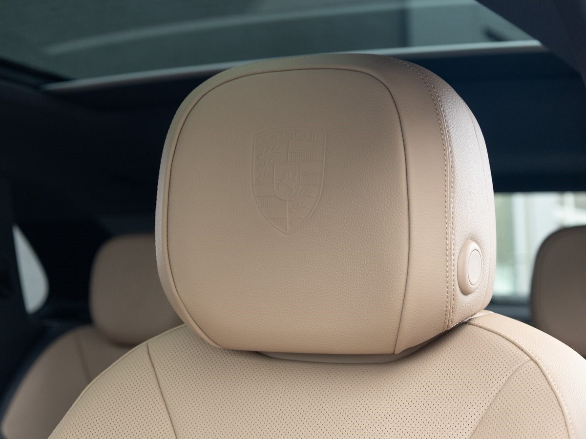 2025 Porsche Cayenne Base