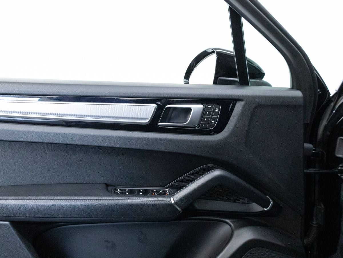 2023 Porsche Cayenne Cayenne Platinum Edition